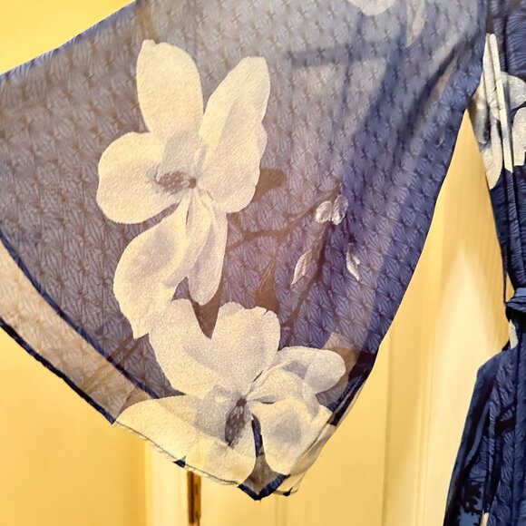 Blue Floral Kimono-Style Dress – Size 14 - Picture 3 of 12